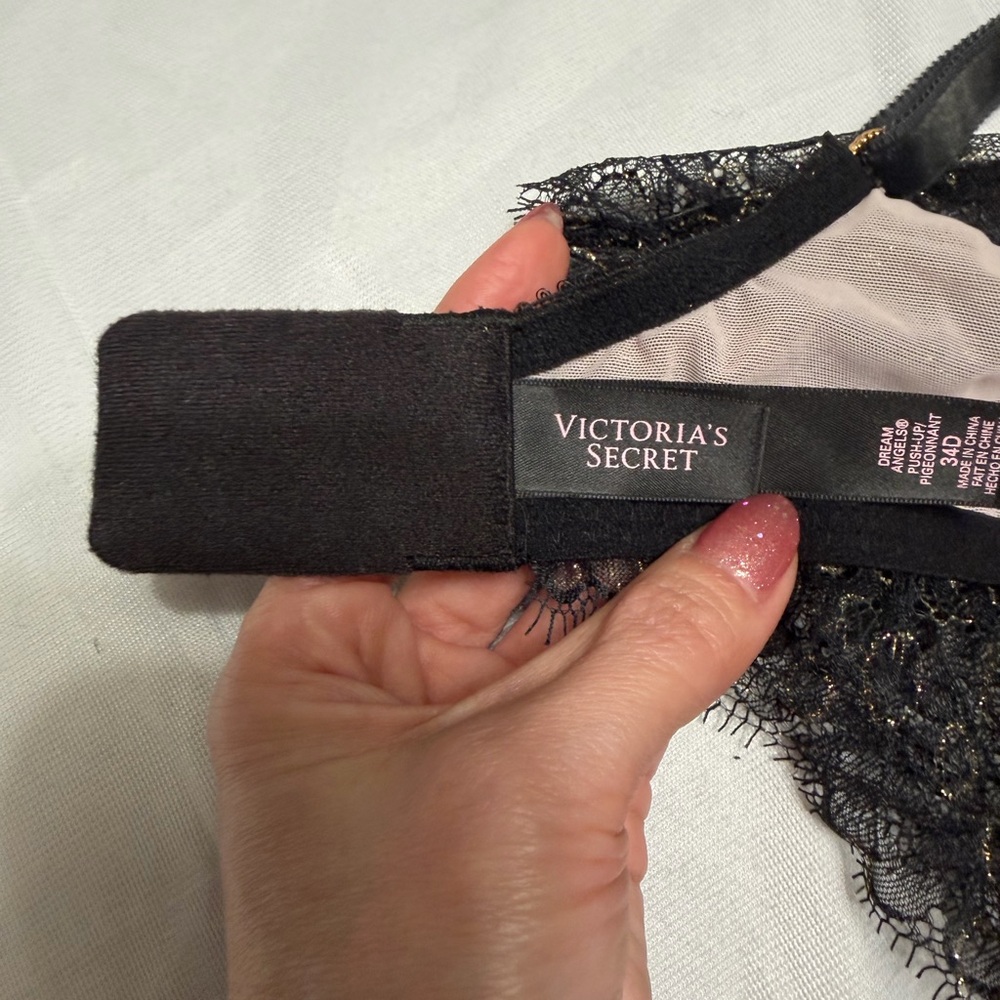 Victoria's Secret Black and Pink Lace Bra Set - Picture 6 of 12